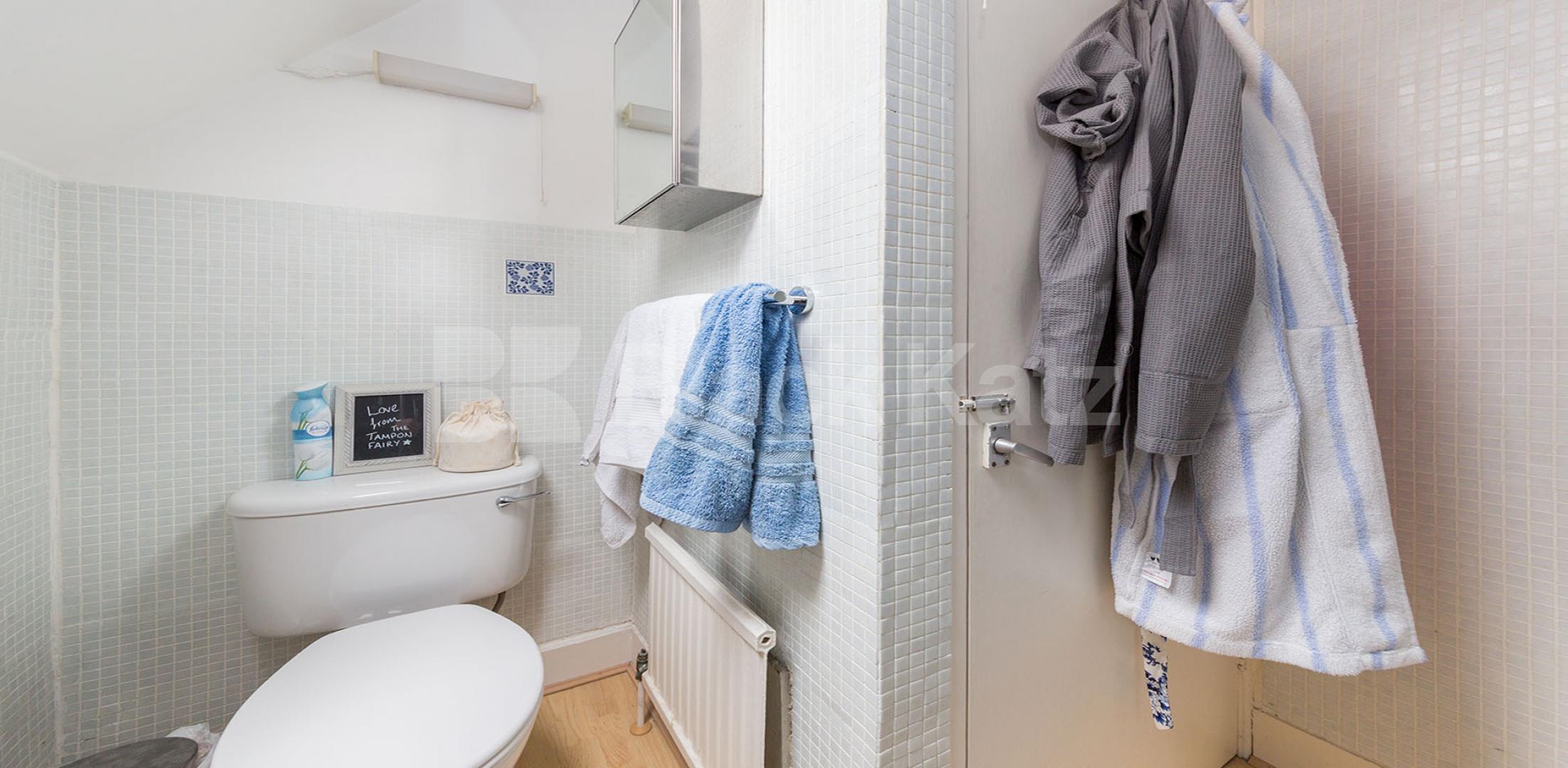 Stunning  Apartment Sulgrave Road, Shepherds Bush, Shepherds Bush